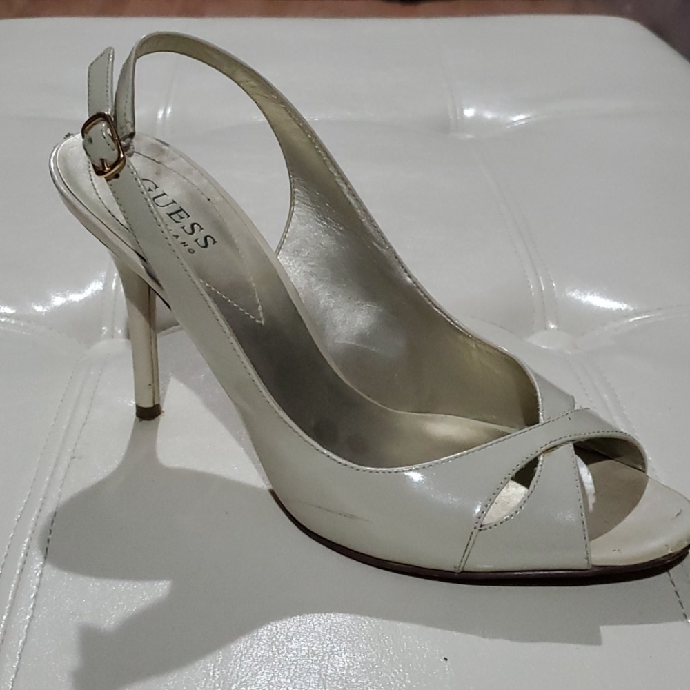 Size 8 Cream Guess heels